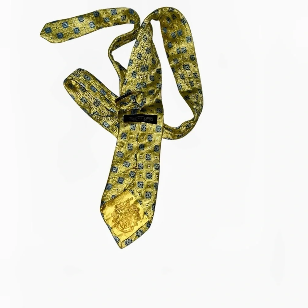 Donald J. Trump gold blue tie